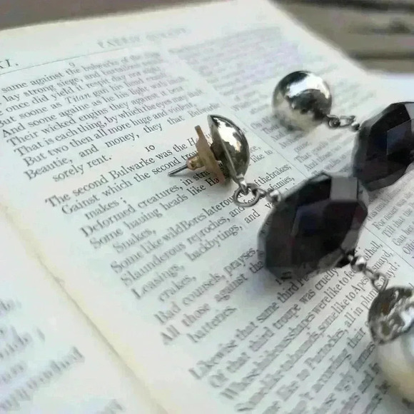 Vintage large statement earrings black glass beads - Picture 5 of 8